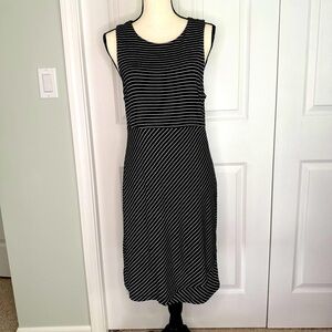 Athleta Black and White striped Sleeveless Dress size M casual summer soft